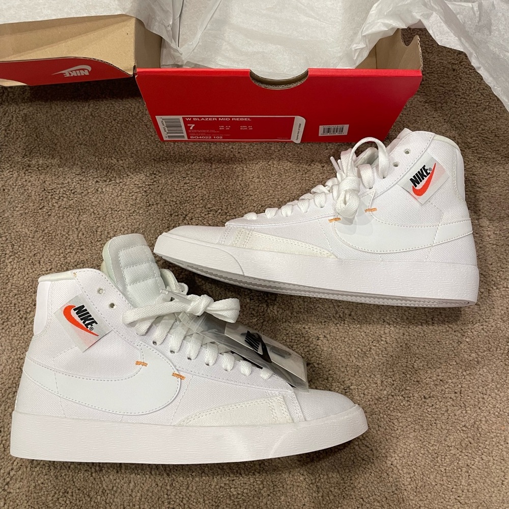 Nike Womens Blazer Mid Rebel Summit White Size 7 Brand New In Box